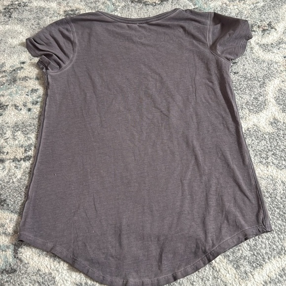 Lululemon Tee - Picture 6 of 9